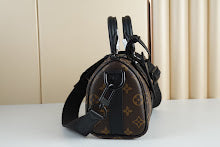 Chic Women's Crossbody Handbag - Luxury Premium Designer Style - NM4702