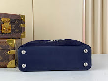 Luxury Signature Top Handle Bag - Elegant Women's Designer Handbag - NM4365