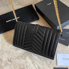 Luxury Iconic Crossbody Bag - Women's Elegant Designer Fashion - NM3647