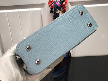 Chic Women's Crossbody Handbag - Luxury Premium Designer Style - NM5419