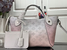 Chic Women's Shoulder Handbag - Luxury Premium Designer Style - NM4256
