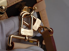 Chic Designer Shoulder Handbag - Premium Luxury Women's Style - NM4632