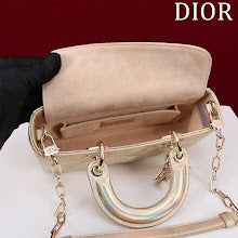 Premium Women's Crossbody Bag - Luxury Designer Fashion Accessory - NM7408