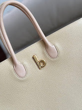 New Chic Designer Tote Handbag - Luxury Premium Women's Fashion Bag - NM5810