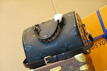 Designer Heritage Shoulder Bag - Premium Luxury Women's Handbag - NM5082