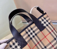 Luxury Monogram Shoulder Bag - Women's Elegant Designer Fashion - NM5565