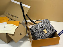Premium Signature Shoulder Bag - Chic Women's Luxury Designer - NM5462