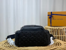 Luxury Iconic Crossbody Bag - Women's Elegant Designer Fashion - NM5306