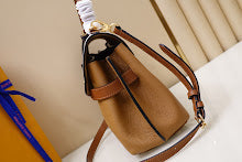 Chic Designer Shoulder Handbag - Premium Luxury Women's Style - NM4264