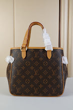 Luxury Iconic Crossbody Bag - Women's Elegant Designer Fashion - NM4326