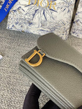 Luxury Iconic Crossbody Bag - Women's Elegant Designer Fashion - NM7501