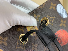 Luxury Iconic Crossbody Bag - Women's Elegant Designer Fashion - NM4831