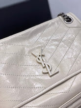 Luxury Iconic Crossbody Bag - Women's Elegant Designer Fashion - NM3159