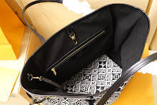Luxury Structured Top Handle Bag - Premium Women's Designer Fashion - NM5464