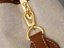 Luxury Iconic Crossbody Bag - Women's Elegant Designer Fashion - NM4372