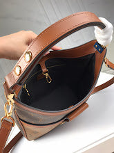 Chic Women's Designer Tote - Luxury Premium Handbag Style - NM5050