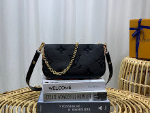 Chic Designer Satchel Bag - Luxury Women's Top Handle Handbag - NM4899