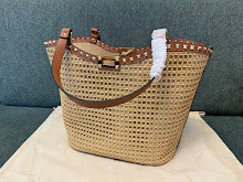 Premium Women's Crossbody Bag - Luxury Designer Fashion Accessory - NM2989
