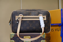 Luxury Structured Shoulder Bag - Women's Premium Designer Fashion - NM4317