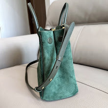 New Premium Signature Shoulder Bag - Chic Women's Luxury Designer - NM5754