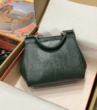 Chic Women's Designer Tote - Luxury Premium Handbag Style - NM7148