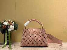 Chic Women's Designer Tote - Luxury Premium Handbag Style - NM5465