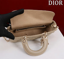 Luxury Signature Top Handle Bag - Elegant Women's Designer Handbag - NM7486