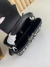 Luxury Signature Top Handle Bag - Elegant Women's Designer Handbag - NM4288