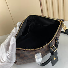 Chic Women's Satchel Handbag - Luxury Premium Designer Style - NM4809