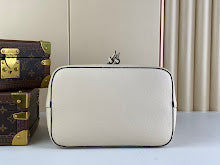 Chic Designer Tote Handbag - Luxury Premium Women's Fashion Bag - NM4564