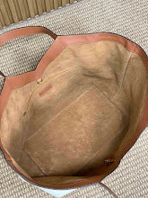Premium Women's Crossbody Bag - Luxury Designer Fashion Accessory - NM3656