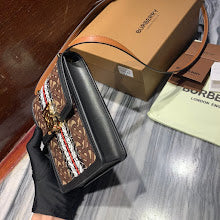 Chic Women's Crossbody Handbag - Luxury Premium Designer Style - NM5549