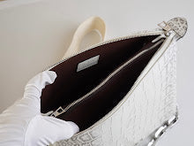 Luxury Iconic Crossbody Bag - Women's Elegant Designer Fashion - NM5167