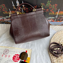 Luxury Iconic Crossbody Bag - Women's Elegant Designer Fashion - NM6896