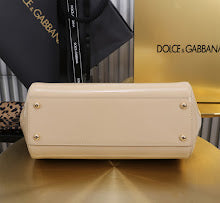Luxury Monogram Shoulder Bag - Women's Elegant Designer Fashion - NM6660