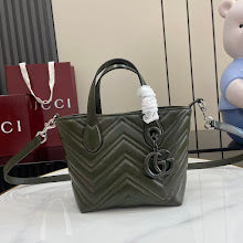 Luxury Iconic Crossbody Bag - Women's Elegant Designer Fashion - NM4020