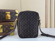 Chic Designer Tote Handbag - Luxury Premium Women's Fashion Bag - NM5026
