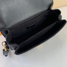 Luxury Iconic Crossbody Bag - Women's Elegant Designer Fashion - NM4797