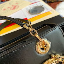 Luxury Structured Shoulder Bag - Women's Premium Designer Fashion - NM6673