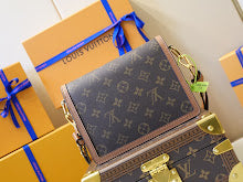 Premium Leather Crossbody Bag - Elegant Women's Designer Handbag - NM4707
