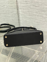 Chic Designer Tote Handbag - Luxury Premium Women's Fashion Bag - NM7418