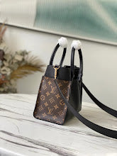 Luxury Signature Top Handle Bag - Elegant Women's Designer Handbag - NM5205