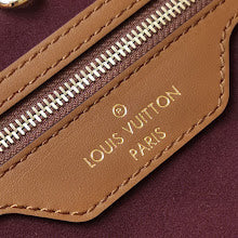 Luxury Iconic Crossbody Bag - Women's Elegant Designer Fashion - NM5461