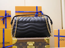 Luxury Iconic Crossbody Bag - Women's Elegant Designer Fashion - NM5077