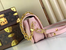 Luxury Signature Top Handle Bag - Elegant Women's Designer Handbag - NM4535