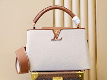 Luxury Iconic Crossbody Bag - Women's Elegant Designer Fashion - NM4372