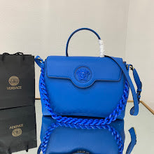 Chic Women's Designer Tote - Luxury Premium Handbag Style - NM3080