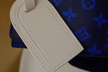 Luxury Iconic Crossbody Bag - Women's Elegant Designer Fashion - NM4762