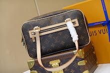 Luxury Structured Shoulder Bag - Women's Premium Designer Fashion - NM4317