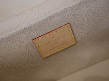 Premium Structured Satchel - Chic Women's Luxury Designer Handbag - NM4840